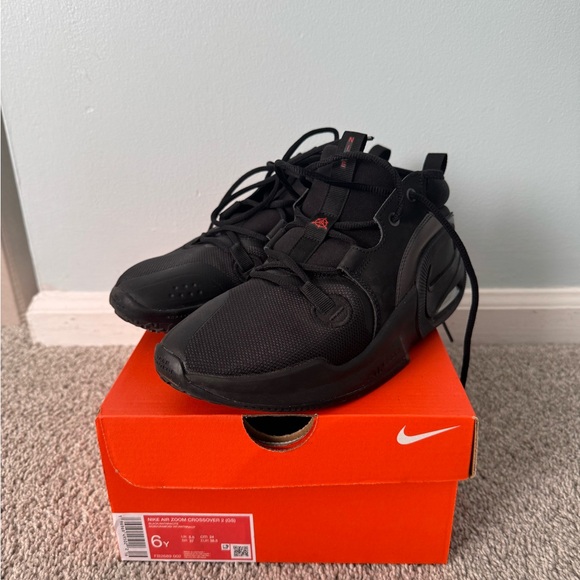 Nike Air Zoom Crossover 2 Basketball Shoes in Black - Picture 2 of 4